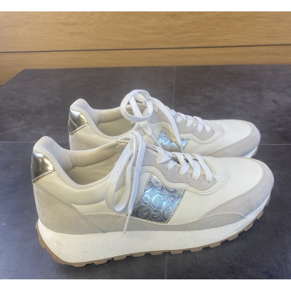 G by Guess Los Angeles Women's Lace up Sneaker White & Gold Size 9.5